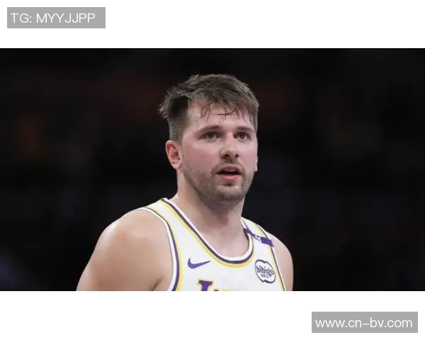 湖媒称里夫斯效率超东契奇引发热议球迷纷纷点赞