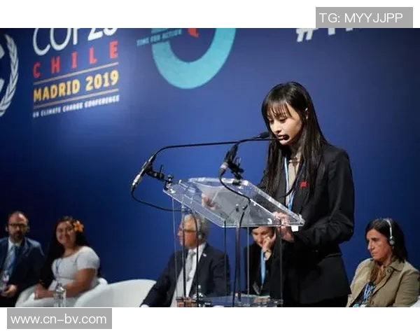 亚历山大赛后热情为休斯敦客场球迷签名展现偶像风范 亚历山大赛后热情为休斯敦客场球迷签名展现偶像风范